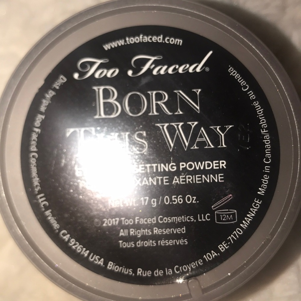 Two faced born this way setting powder